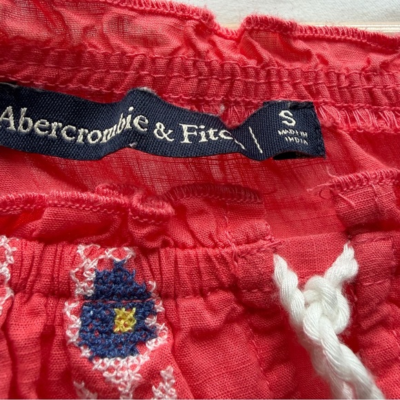 Abercrombie & Fitch Sz S 100% Cotton Embroidered Off-Shoulder Long Sleeve Top - Picture 6 of 8